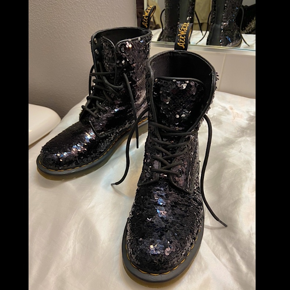 1460 Pascal Sequin Dr. Martens